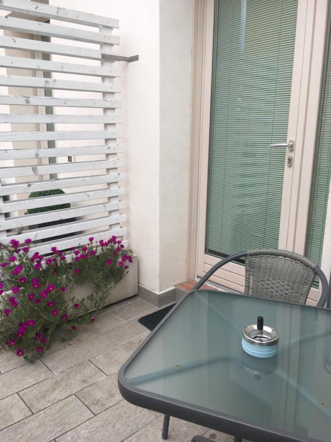 Antonella Gardalake 2 ديسينسانو ديل غاردا المظهر الخارجي الصورة